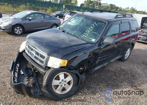 2010 Ford Escape Touring z USA, uszkodzony, nr VIN 1FMCU9D74AKB88875